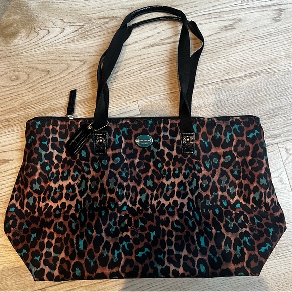 Coach GETAWAY OCELOT PRINT PACKABLE WEEKENDER - Picture 3 of 8